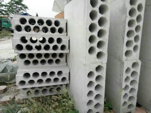 150mm雙孔石膏砌塊板成品堆放